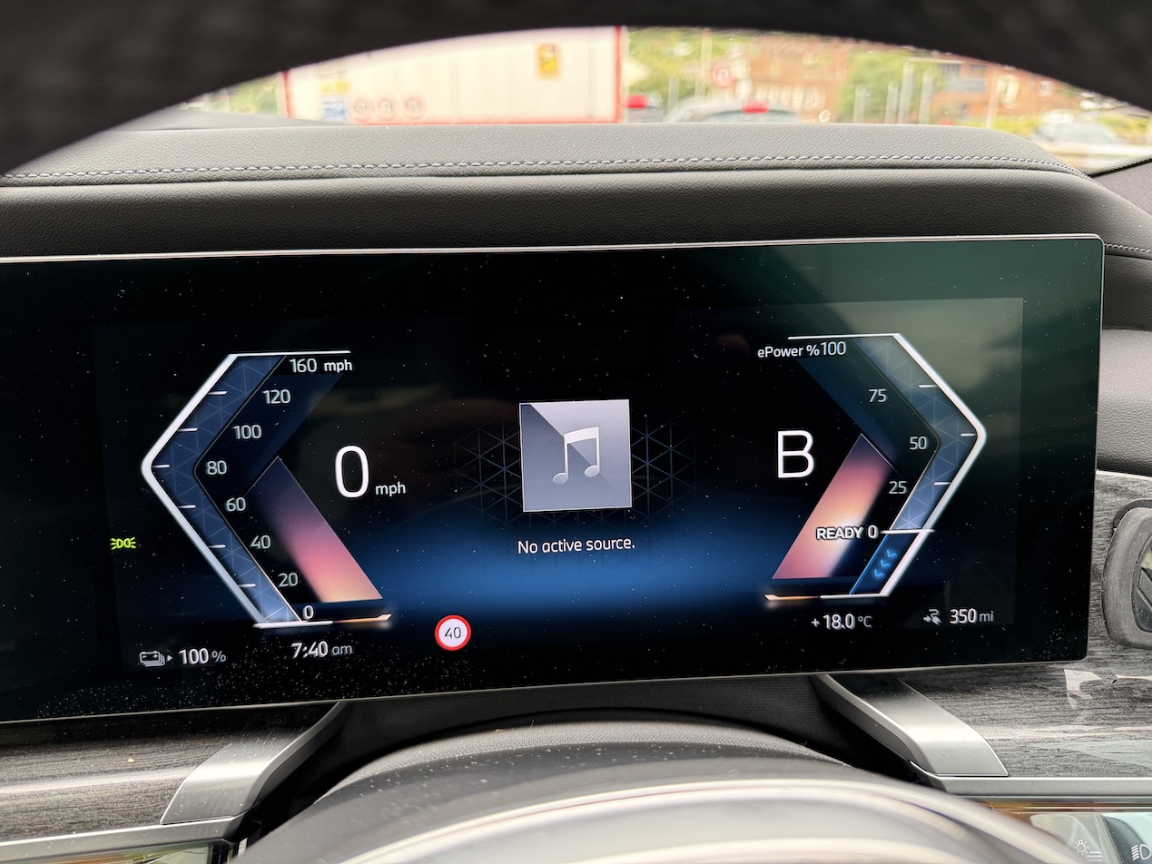 Range Reality – Behind the Wheel of the BMW i7 at Dawn