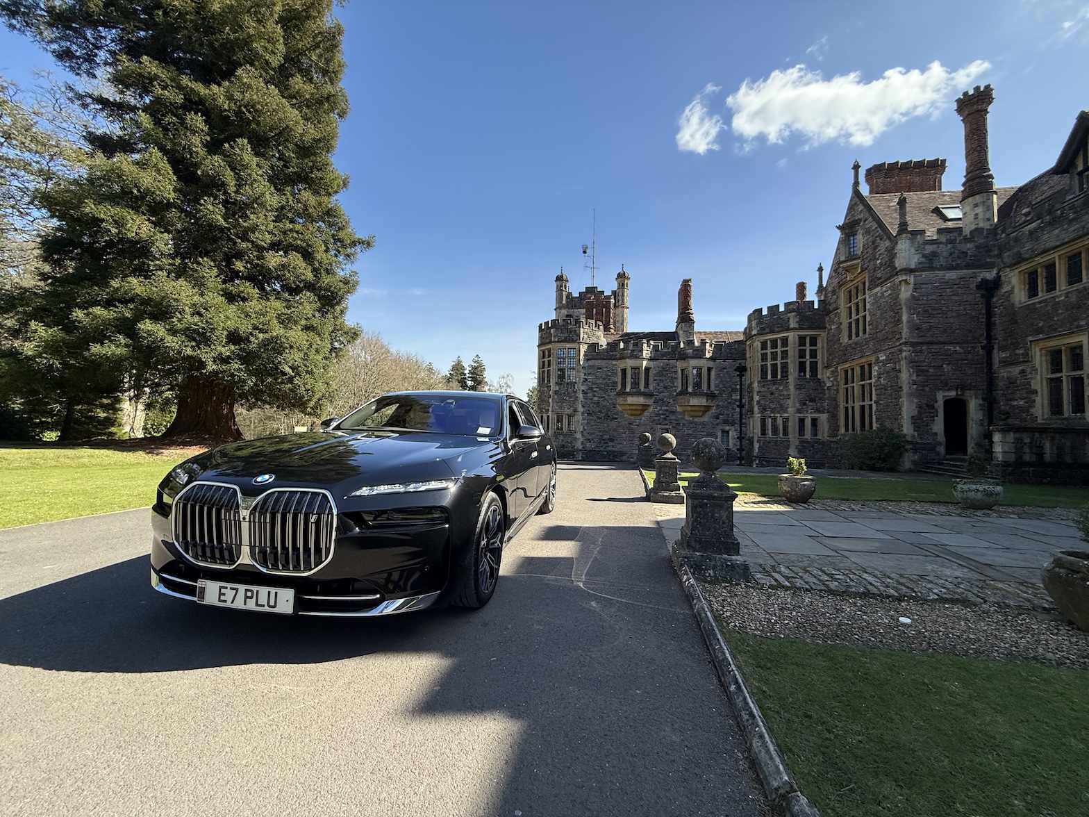BMW i7 at Rhinefield House: A Chauffeur Journey Through Elegance and Heritage