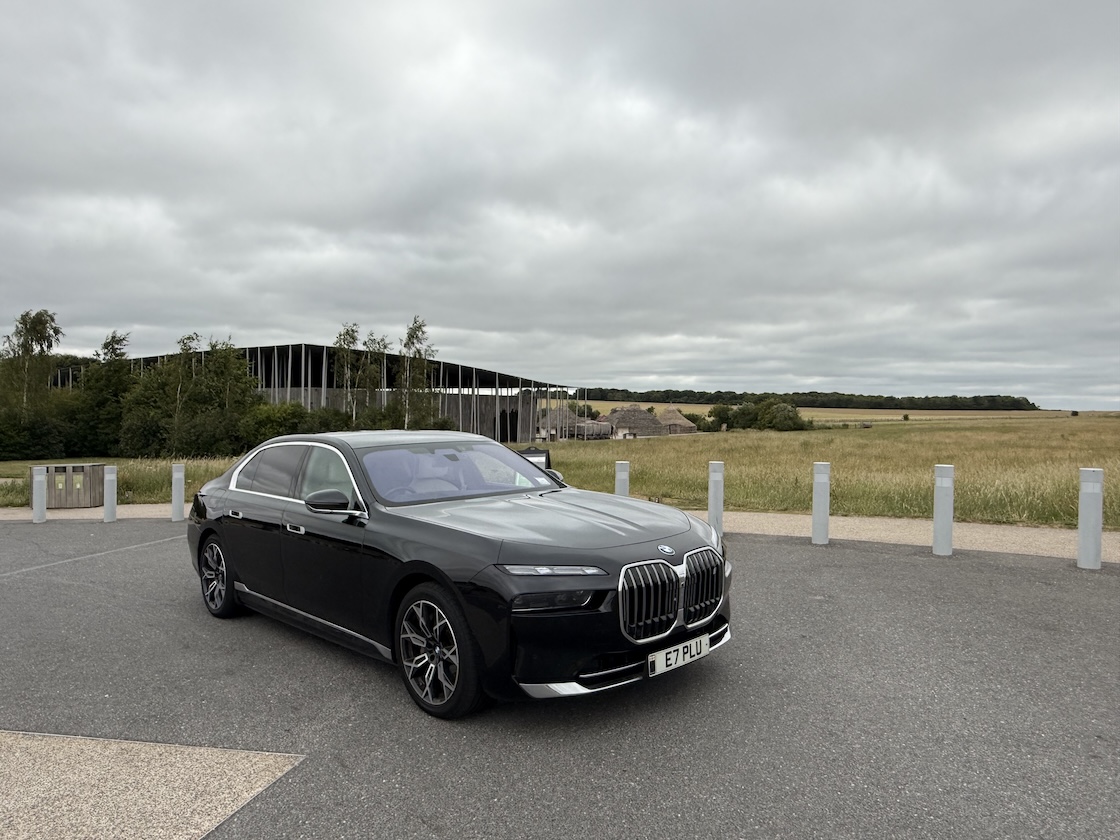 A Chauffeur Day Out: BMW i7 from Southampton to Heathrow via Stonehenge