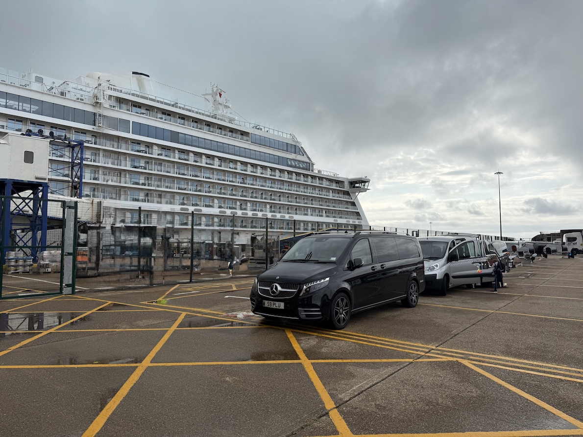 Seamless Chauffeur Transfers from Dover – Luxury and Detail in Every Mile