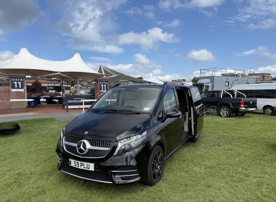 Chauffeured in Style: Senzati Jet Class to Chester Races from London