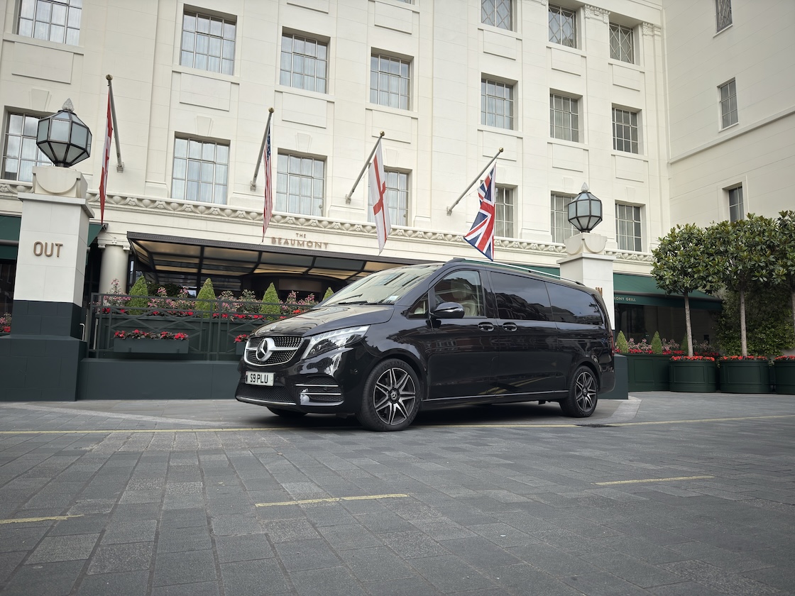 From Mayfair to the Queen Anne: Senzati Jet Class Chauffeur Transfer from The Beaumont Hotel to Southampton