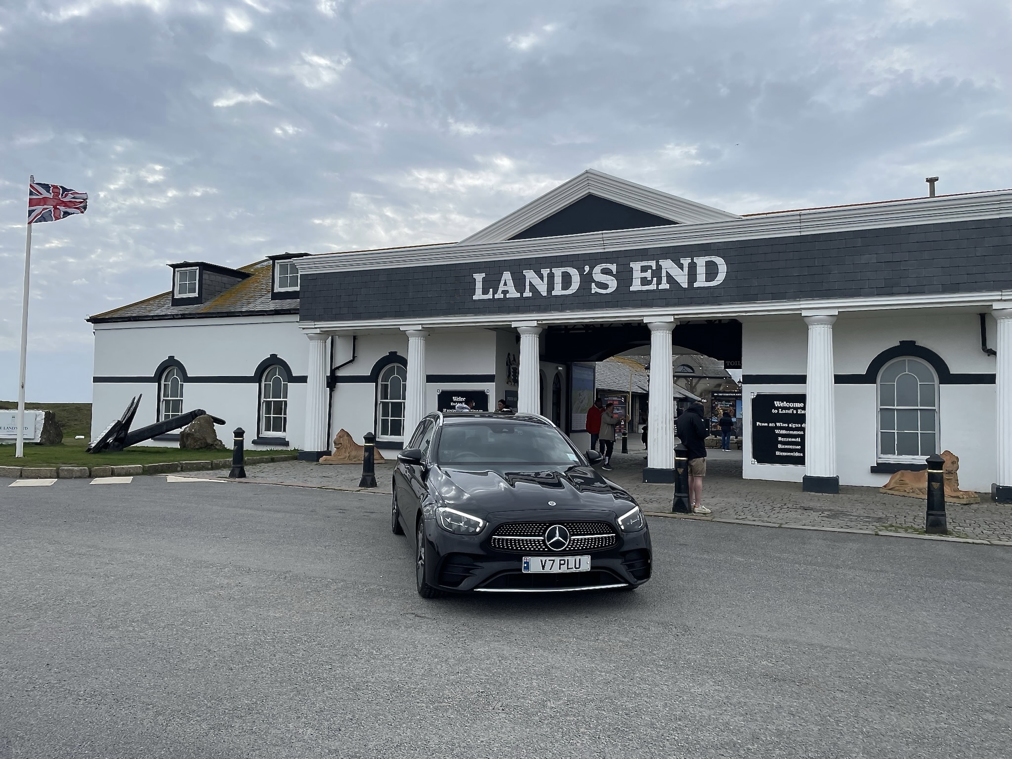 Luxury Chauffeur Service from Dover to Land’s End – A Seamless Journey