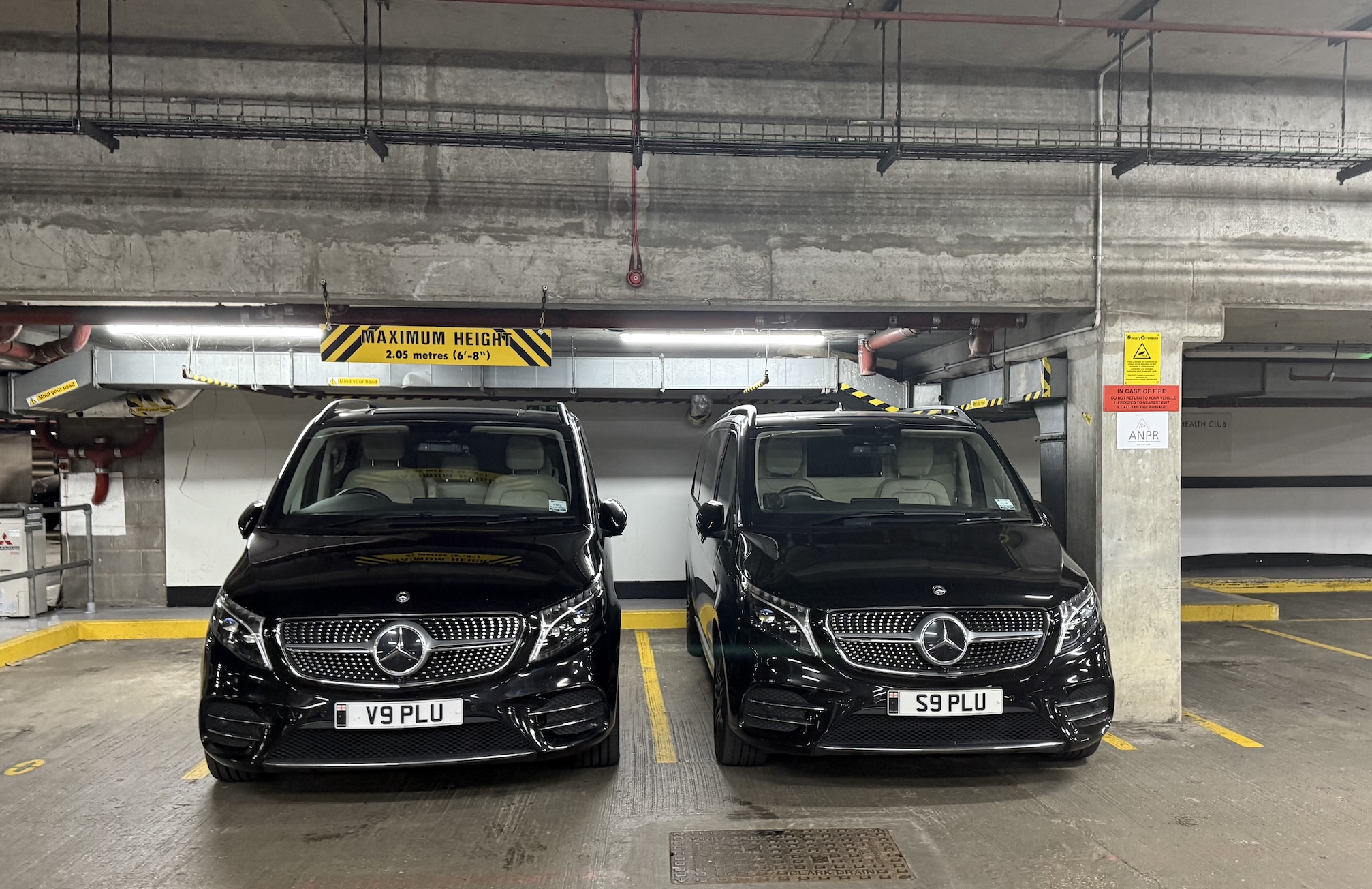 Mercedes V-Class and Senzati Jet Class: Two-Day Chauffeur Service from Southampton to Canary Wharf