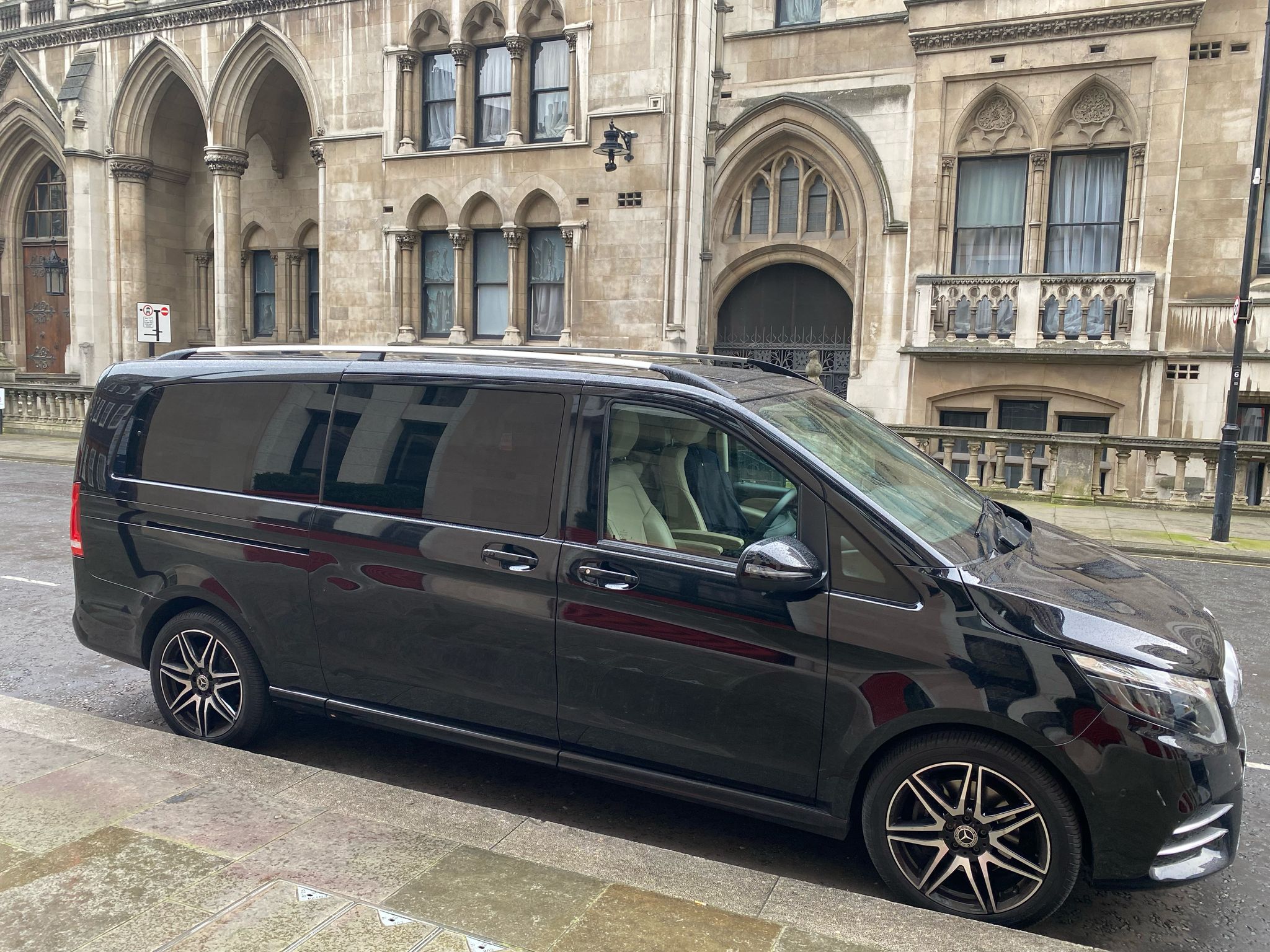 A Luxurious Chauffeured Journey from Southampton to The Savoy, London