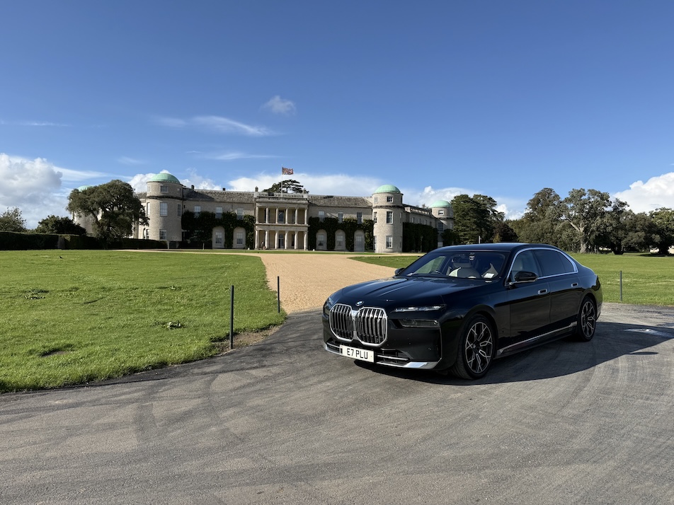 BMW i7 at Goodwood House: Revival Elegance, Racing Heritage and a Quiet Moment